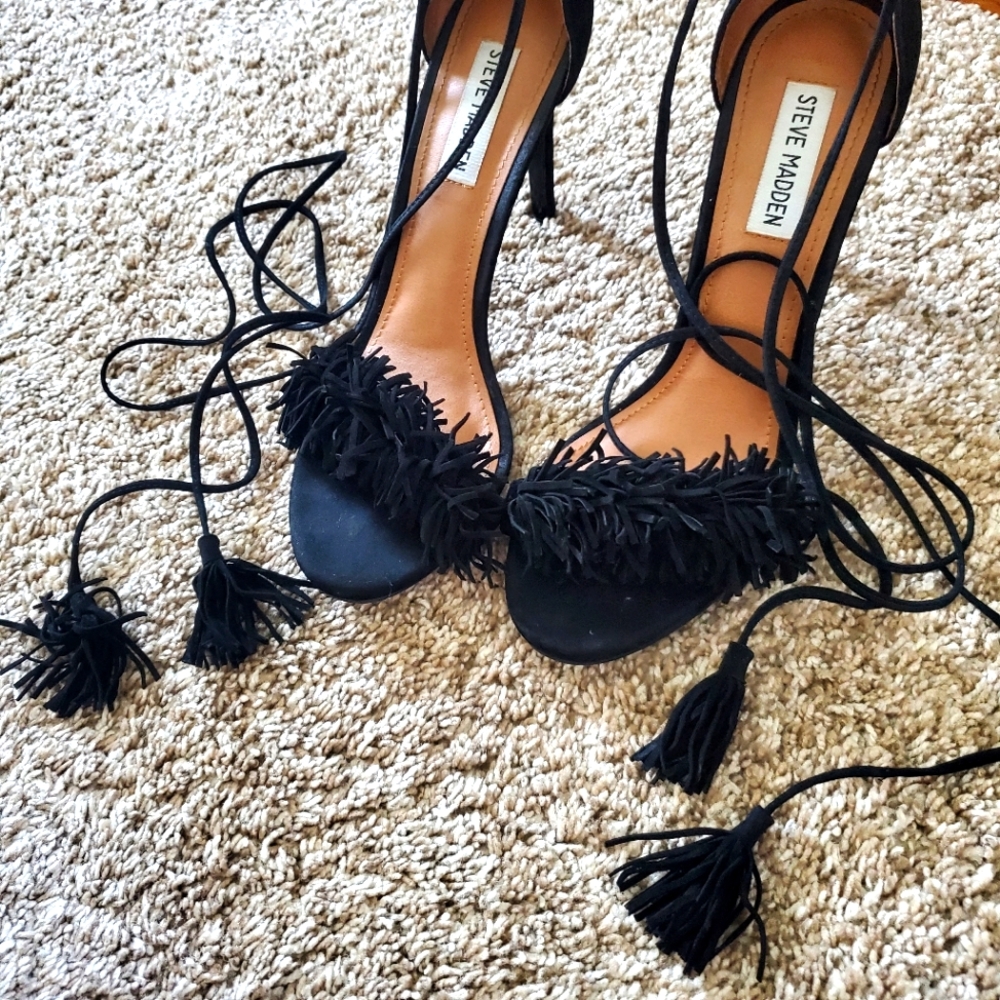 Steve Madden Sassey Suede Black Tassel Sandals - Picture 5 of 11